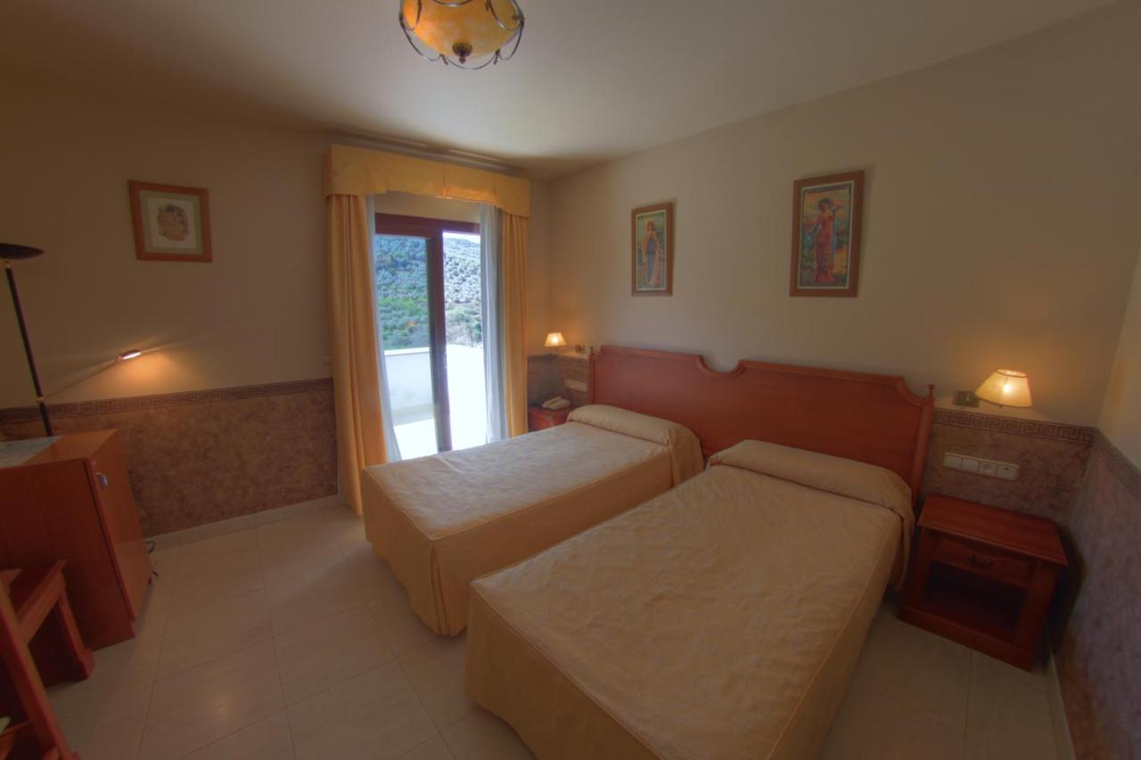 Hotel Avenida Beas de Segura Luaran gambar