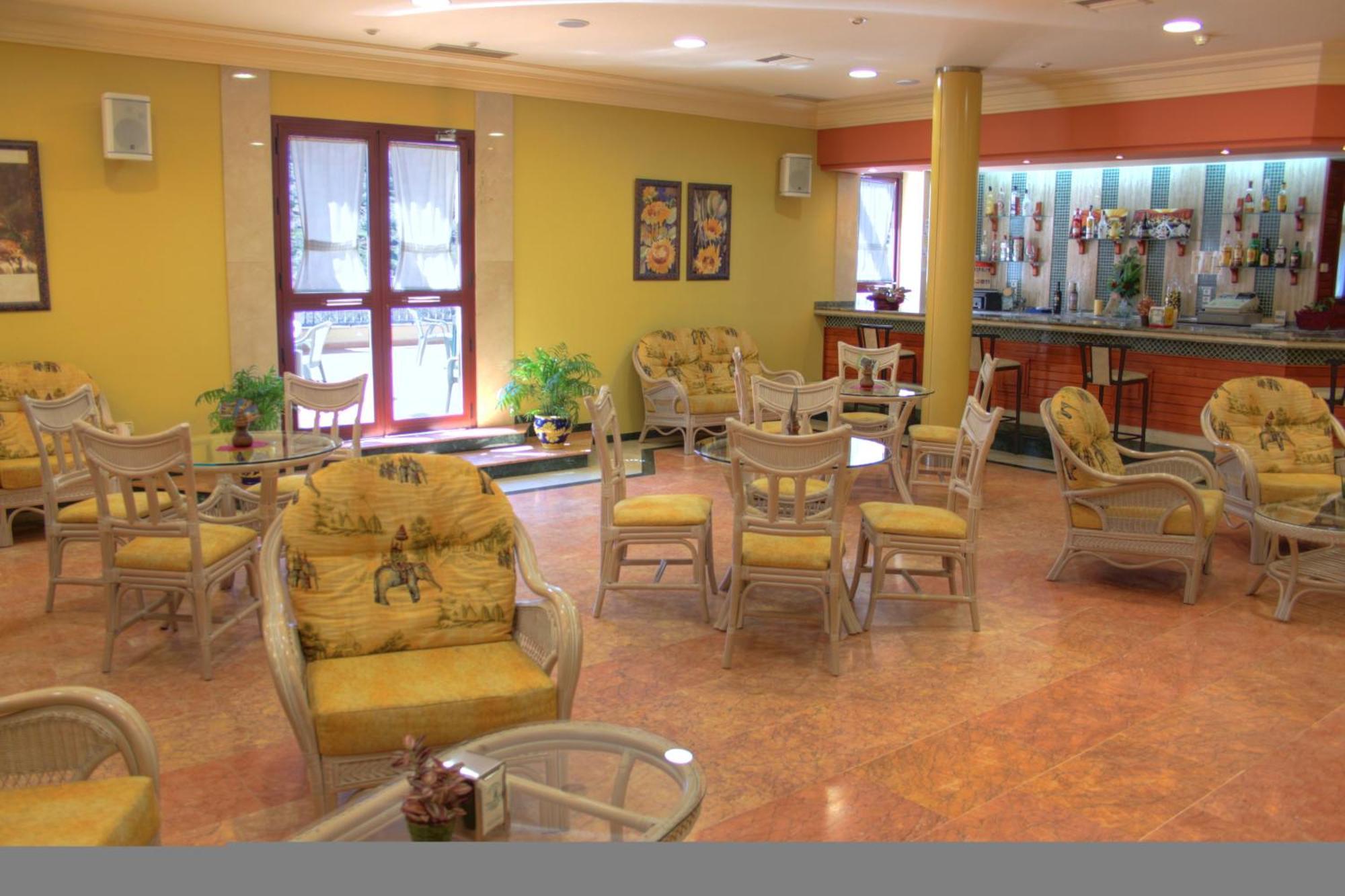 Hotel Avenida Beas de Segura Luaran gambar